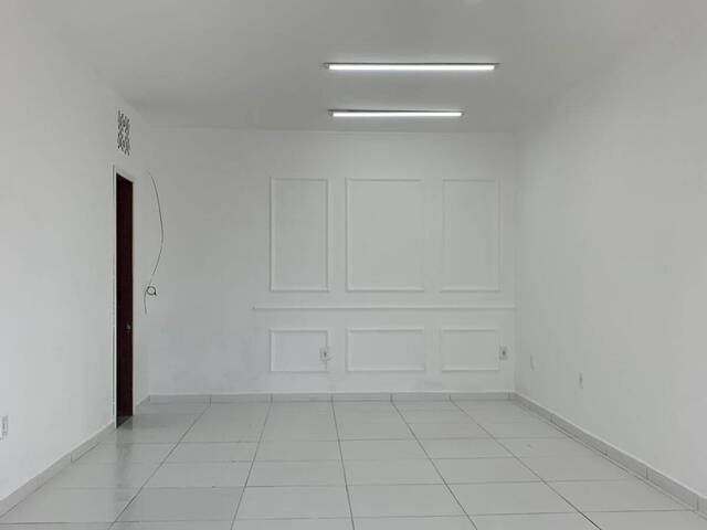 #2124 - SALA COMERCIAL para Locação em Porto Seguro - BA