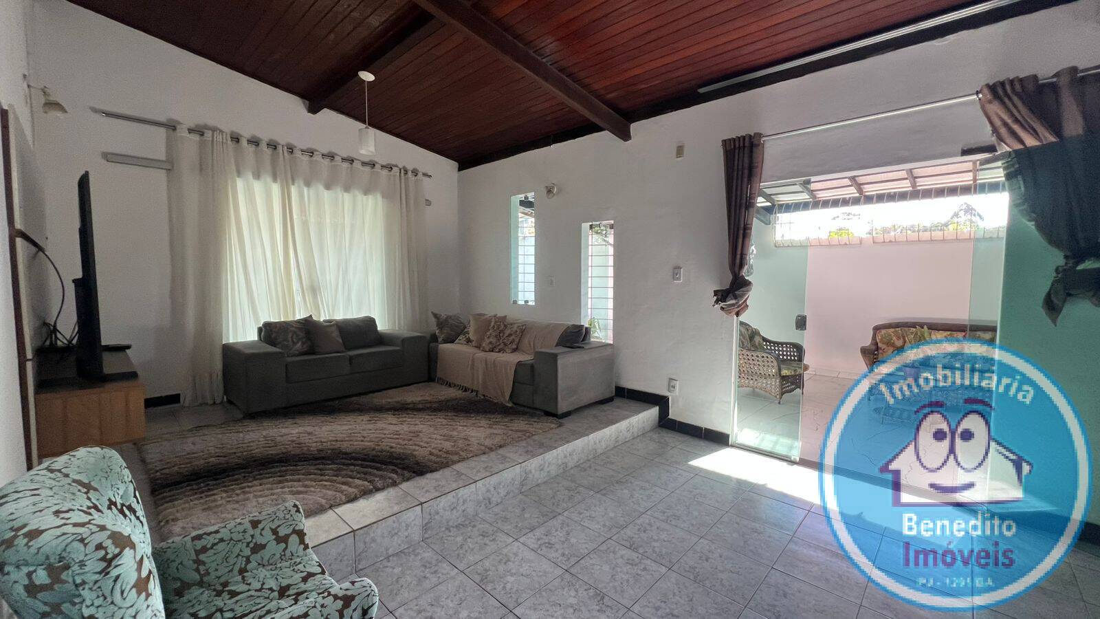 Casa para alugar com 3 quartos, 90m² - Foto 11
