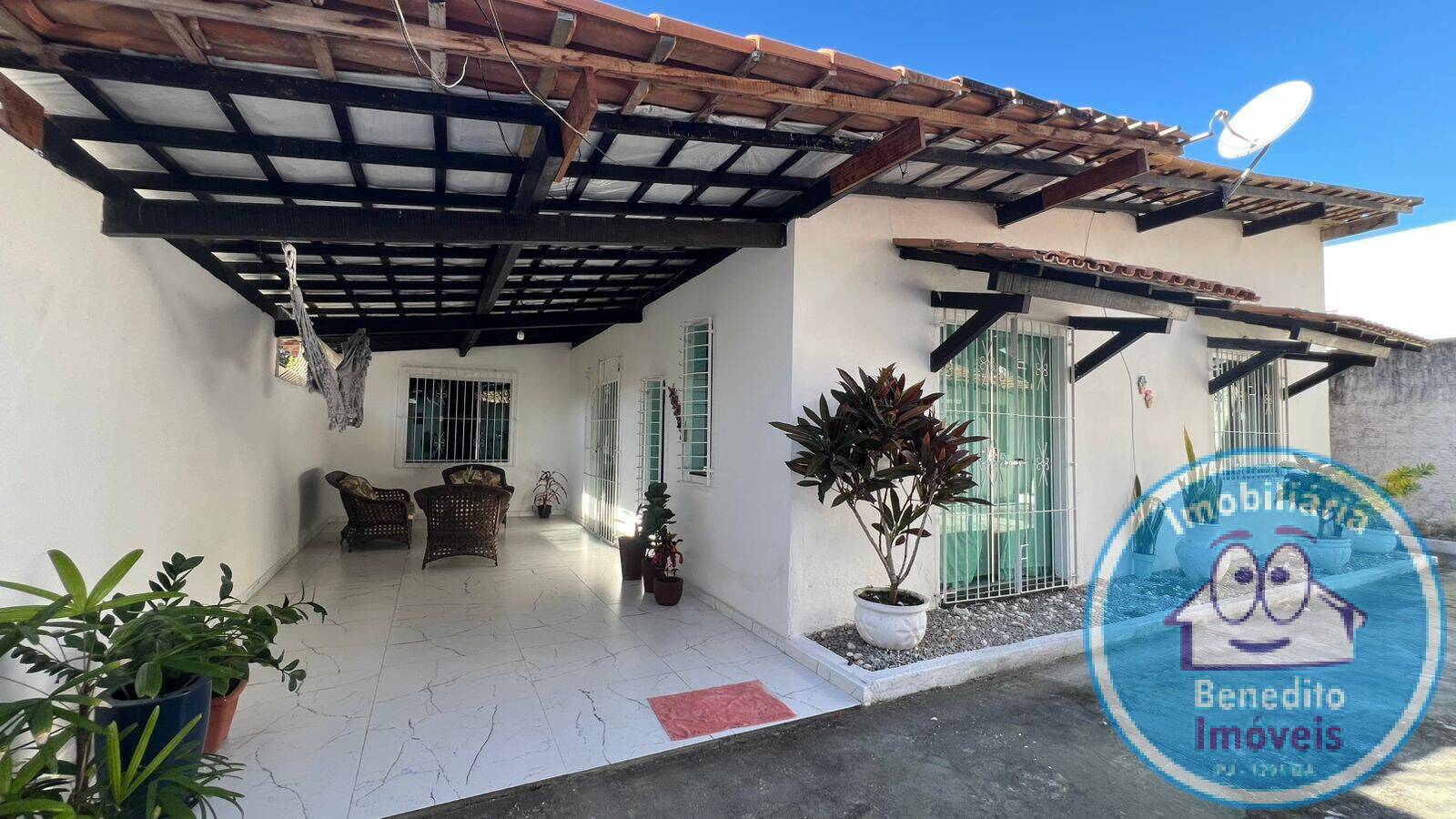 Casa para alugar com 3 quartos, 90m² - Foto 1