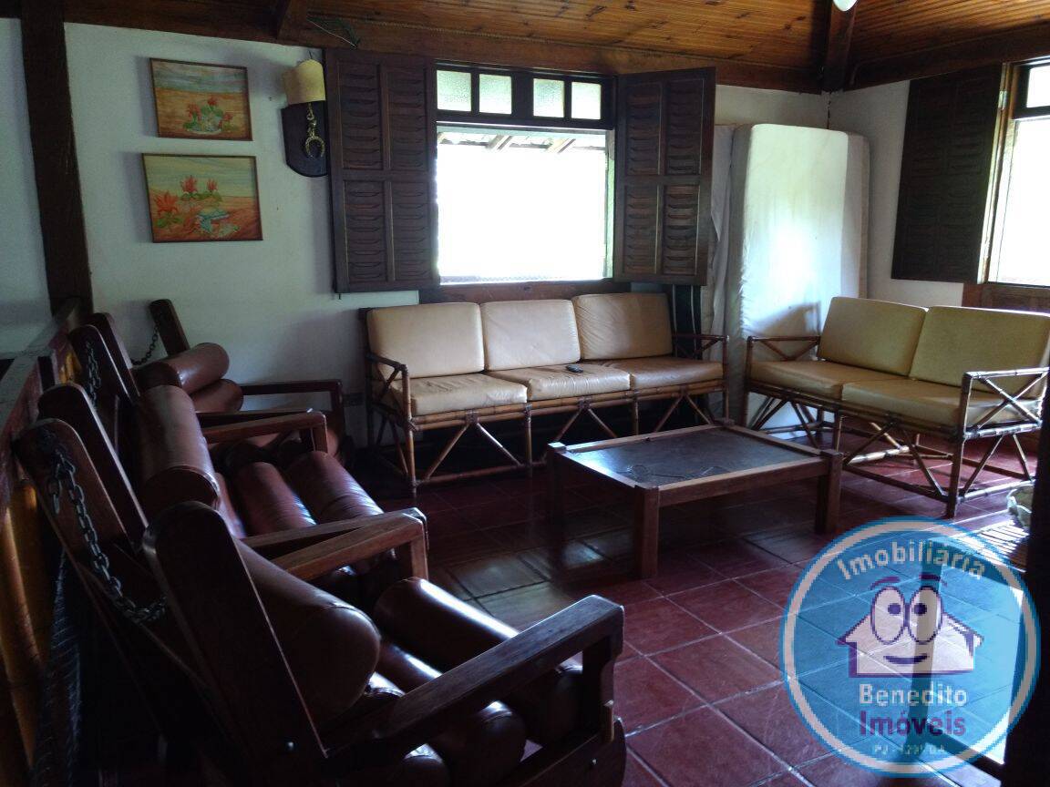 Casa à venda com 6 quartos, 300m² - Foto 4