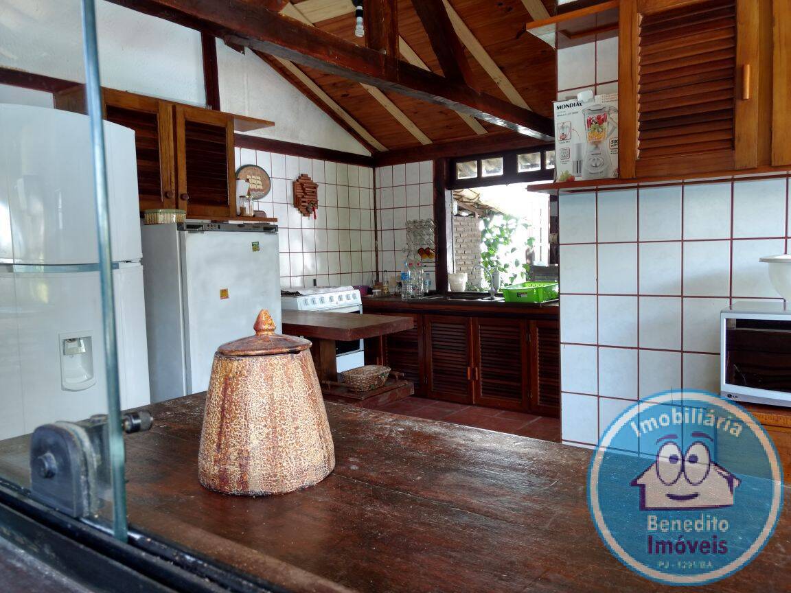 Casa à venda com 6 quartos, 300m² - Foto 10