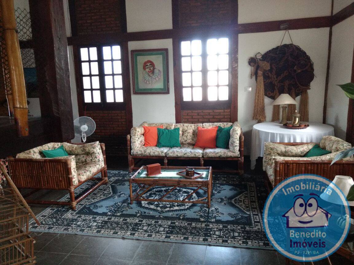 Casa à venda com 6 quartos, 300m² - Foto 16