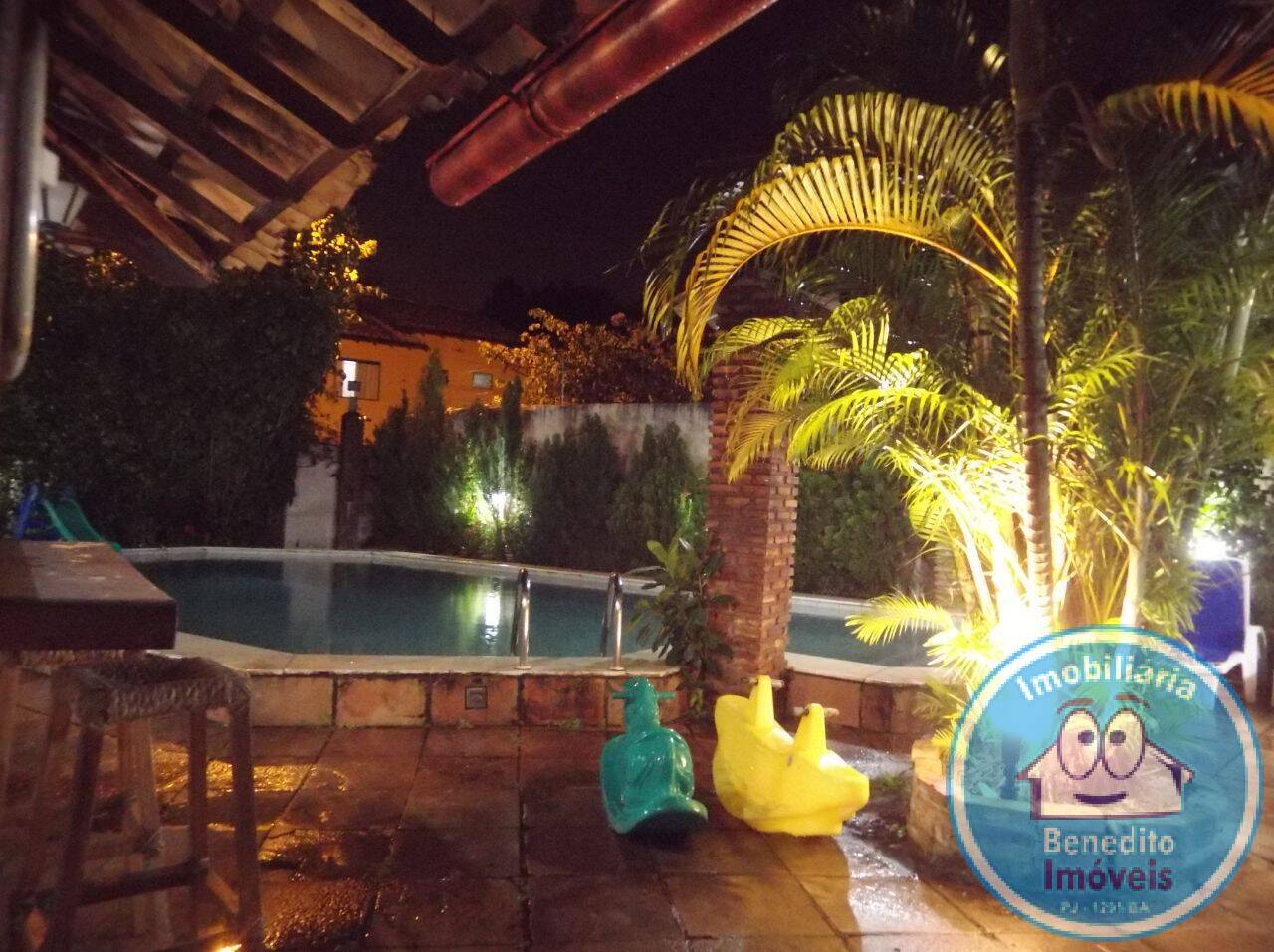 Casa à venda com 6 quartos, 300m² - Foto 25