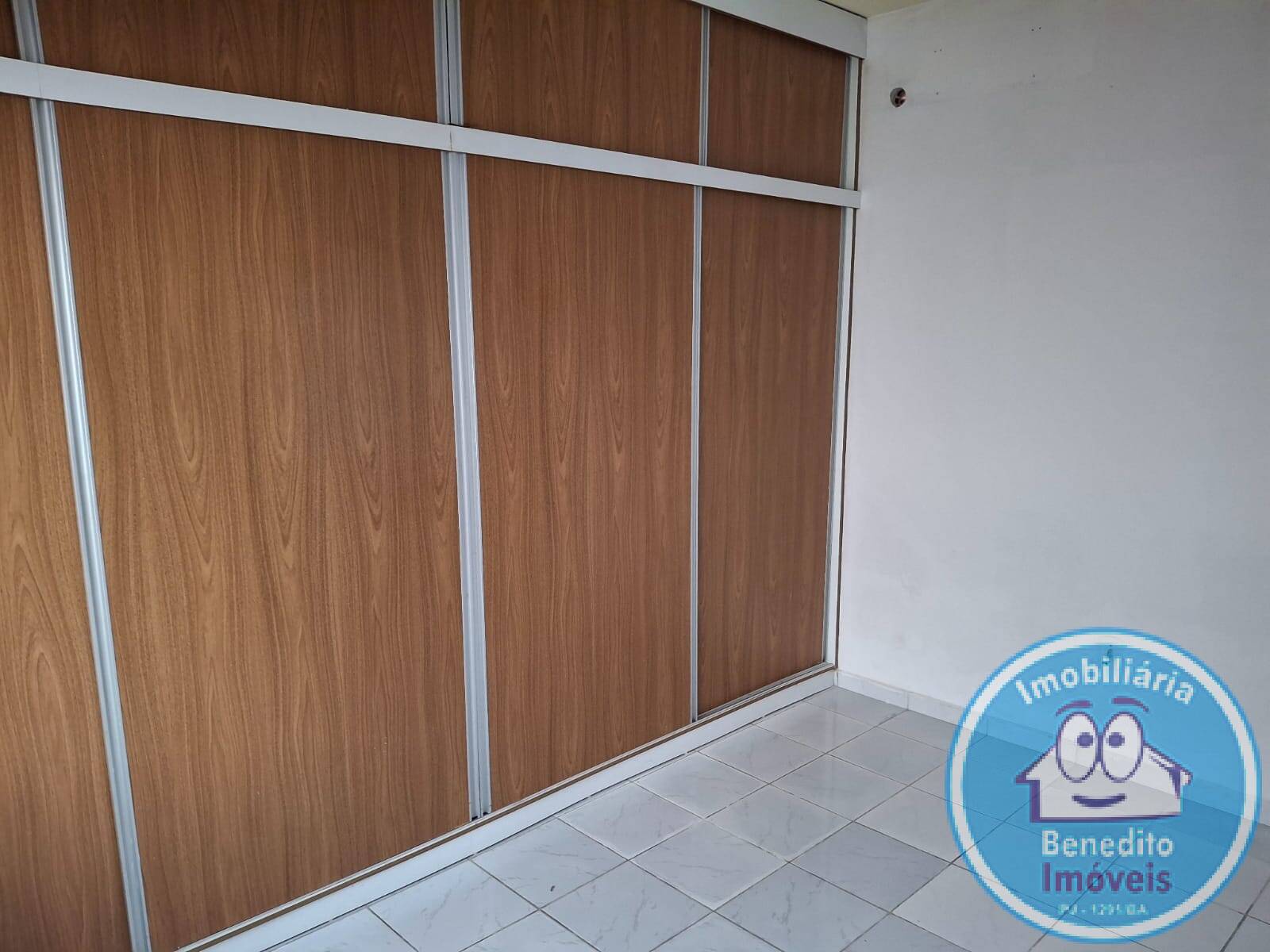 Casa para alugar com 4 quartos, 140m² - Foto 9