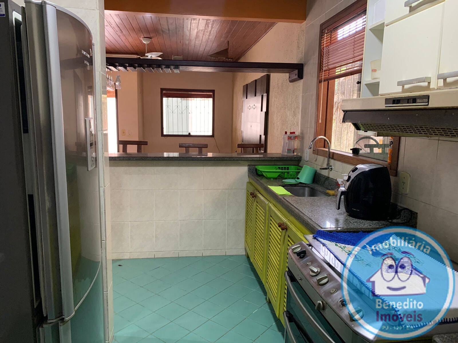 Casa à venda e aluguel com 2 quartos, 200m² - Foto 3