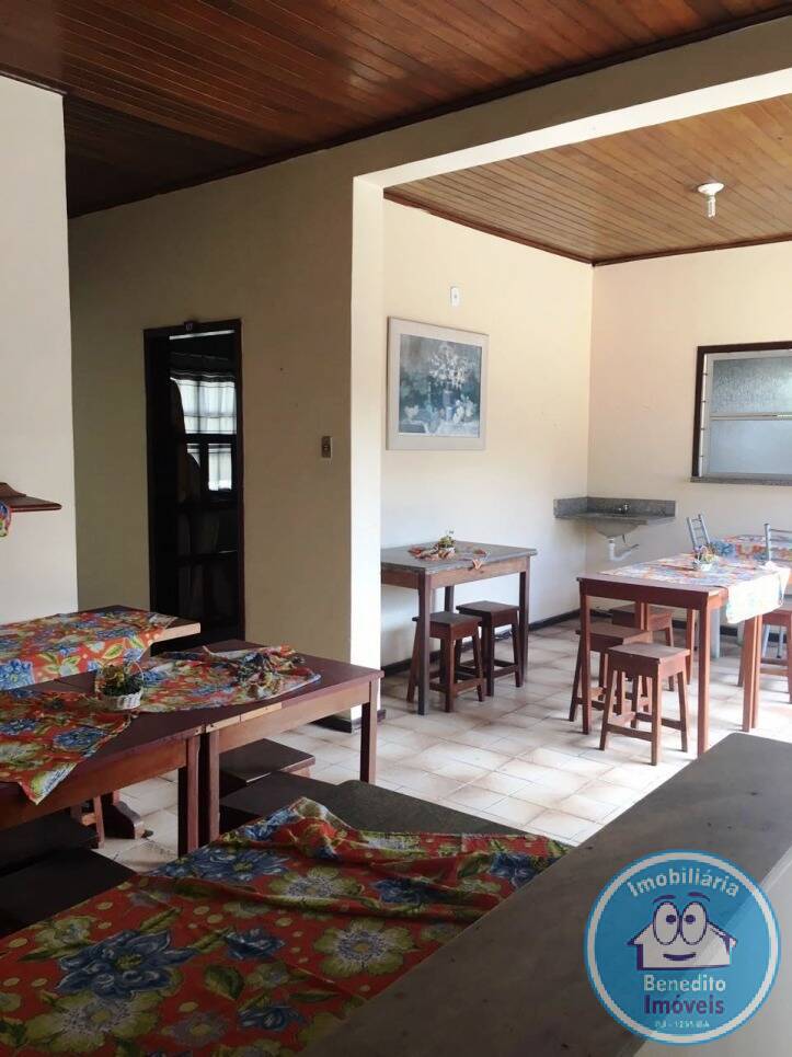 Sobrado à venda com 10 quartos, 368m² - Foto 1